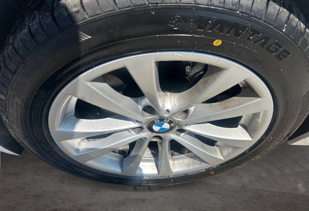Used 2018 BMW 320i xDrive Sedan AWD/4WD image 18