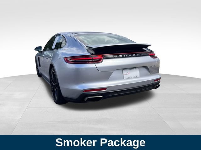 Used 2017 Porsche Panamera RWD image 3