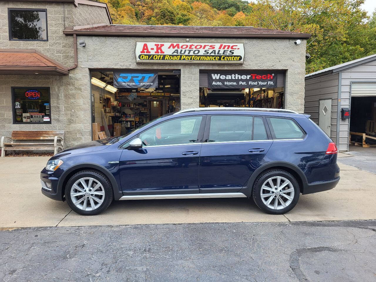 Used 2017 Volkswagen Golf Alltrack SE AWD/4WD image 5