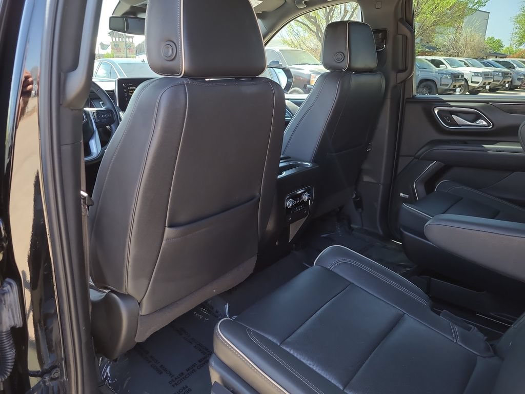 Used 2023 GMC Yukon SLT RWD image 10