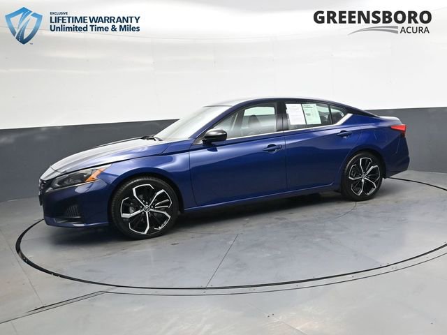 Used 2024 Nissan Altima 2.5 SR FWD image 9