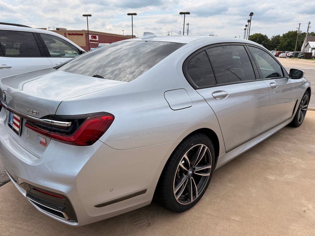 Used 2020 BMW 740i w/ M Sport Package RWD image 7