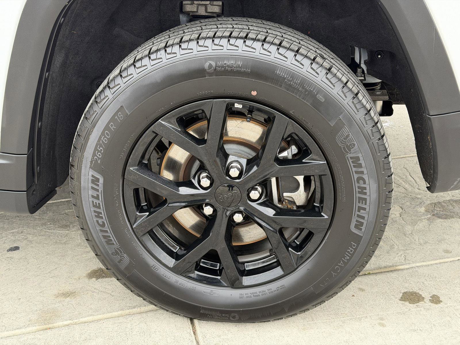 Used 2024 Jeep Grand Cherokee L Laredo image 11