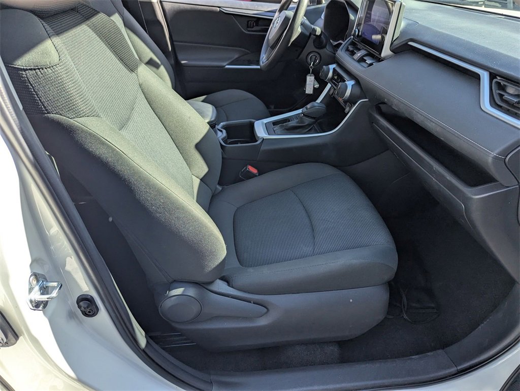 Used 2025 Toyota RAV4 LE image 28