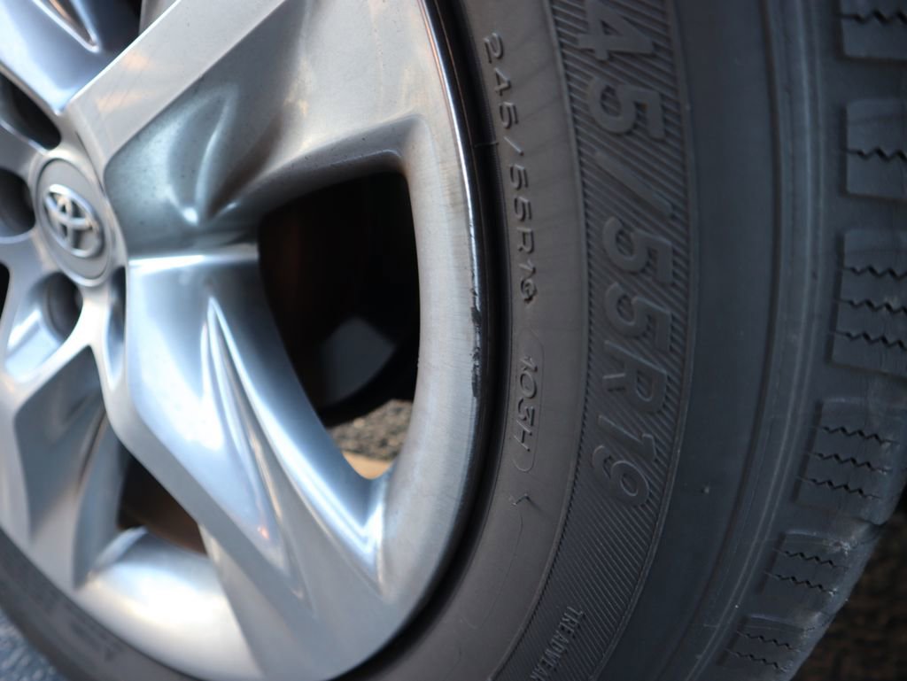 Used 2014 Toyota Highlander Limited image 29