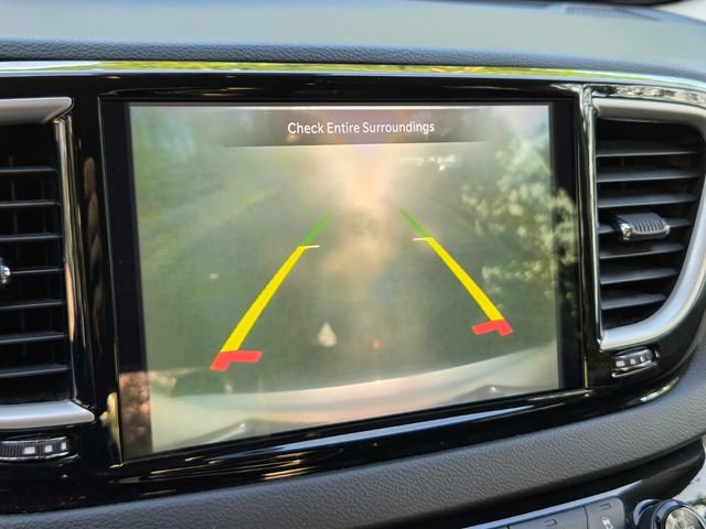 Used 2023 Chrysler Pacifica Touring-L FWD image 22