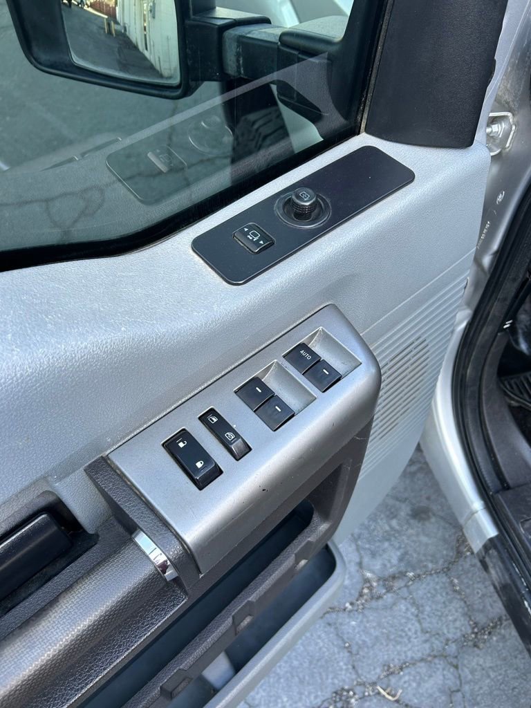 Used 2011 Ford F250 XLT w/ XLT Appearance Pkg image 14