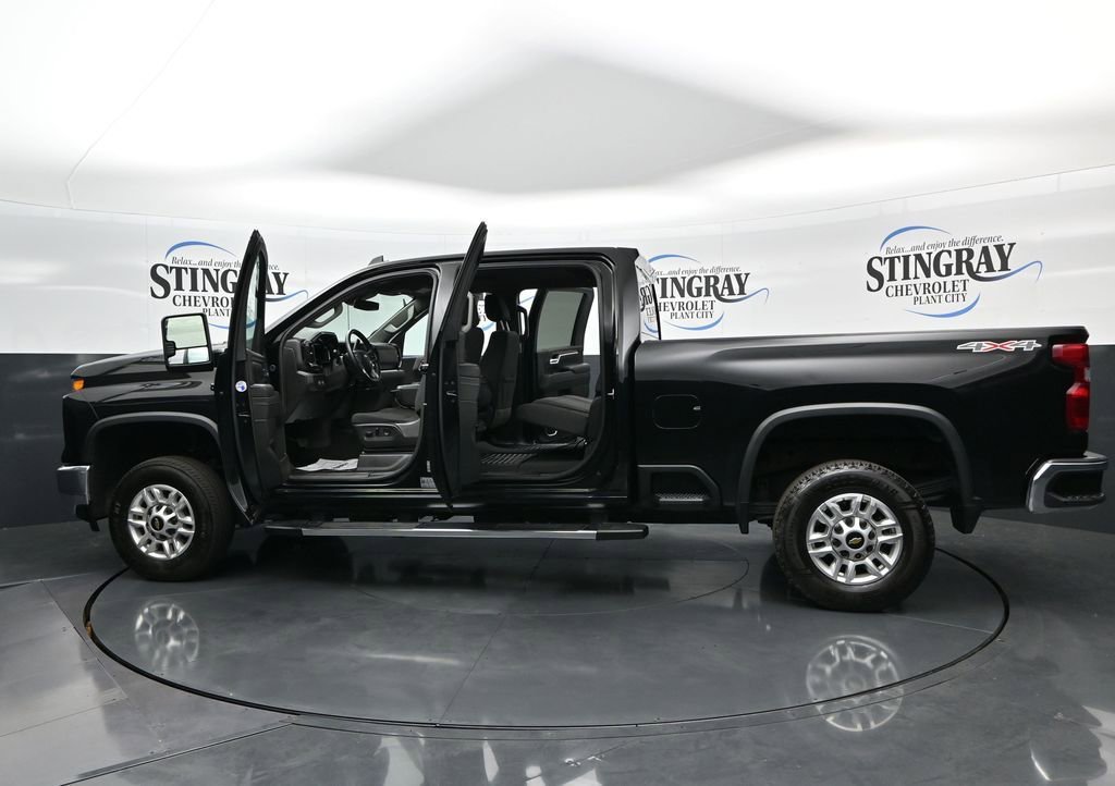 Used 2025 Chevrolet Silverado 2500 LT w/ Convenience Package image 28