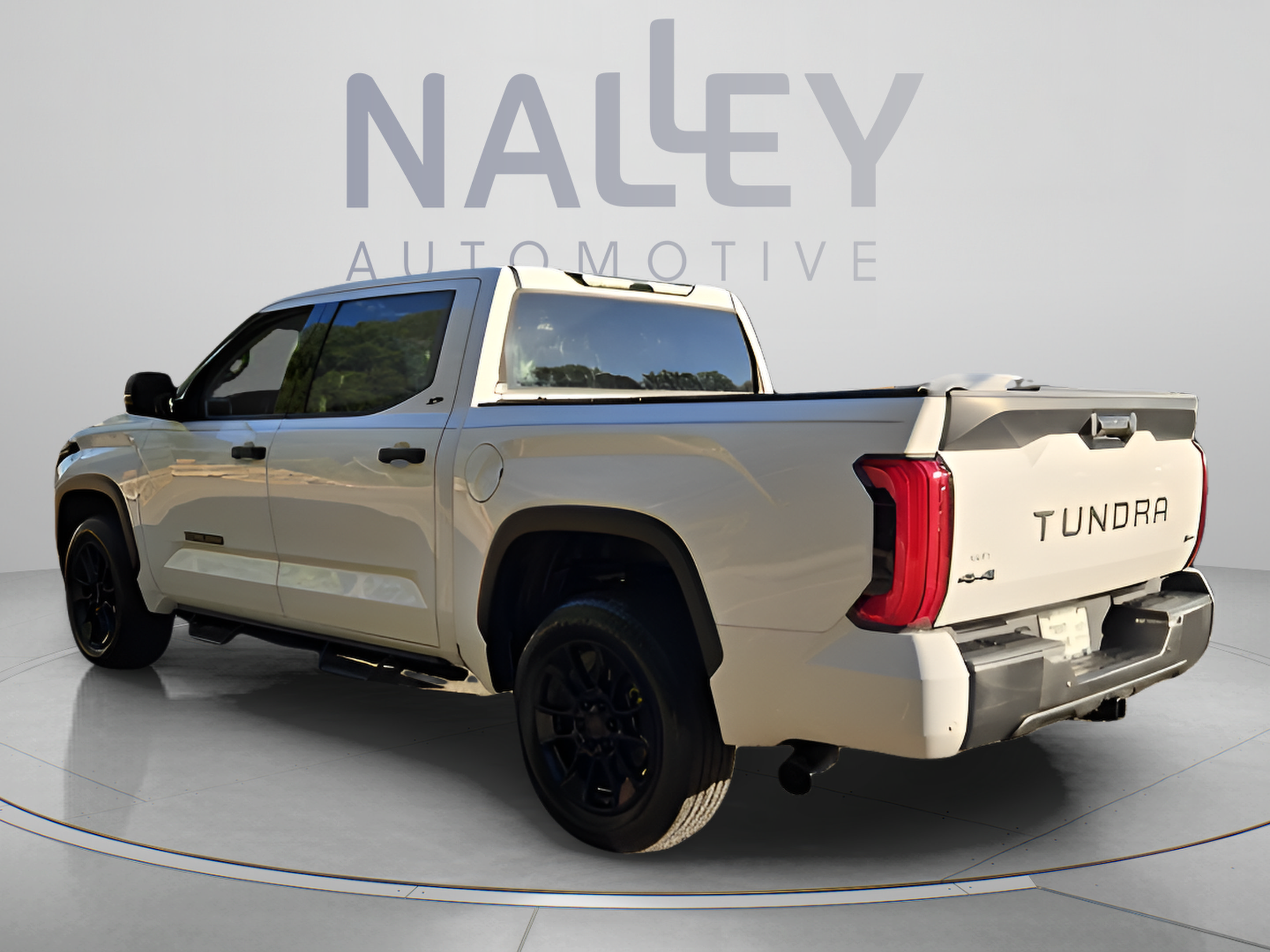 Used 2023 Toyota Tundra SR5 w/ SR5 Convenience Package AWD/4WD image 3