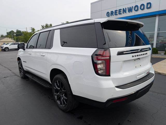 Used 2024 Chevrolet Suburban RST w/ Luxury Package AWD/4WD image 3