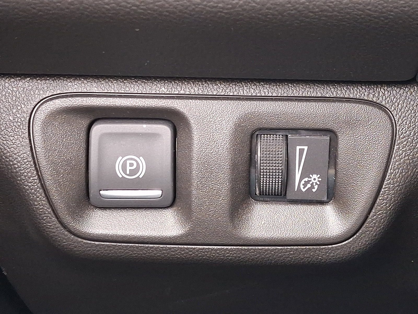 Certified 2023 GMC Acadia SLE w/ Driver Convenience Package image 26