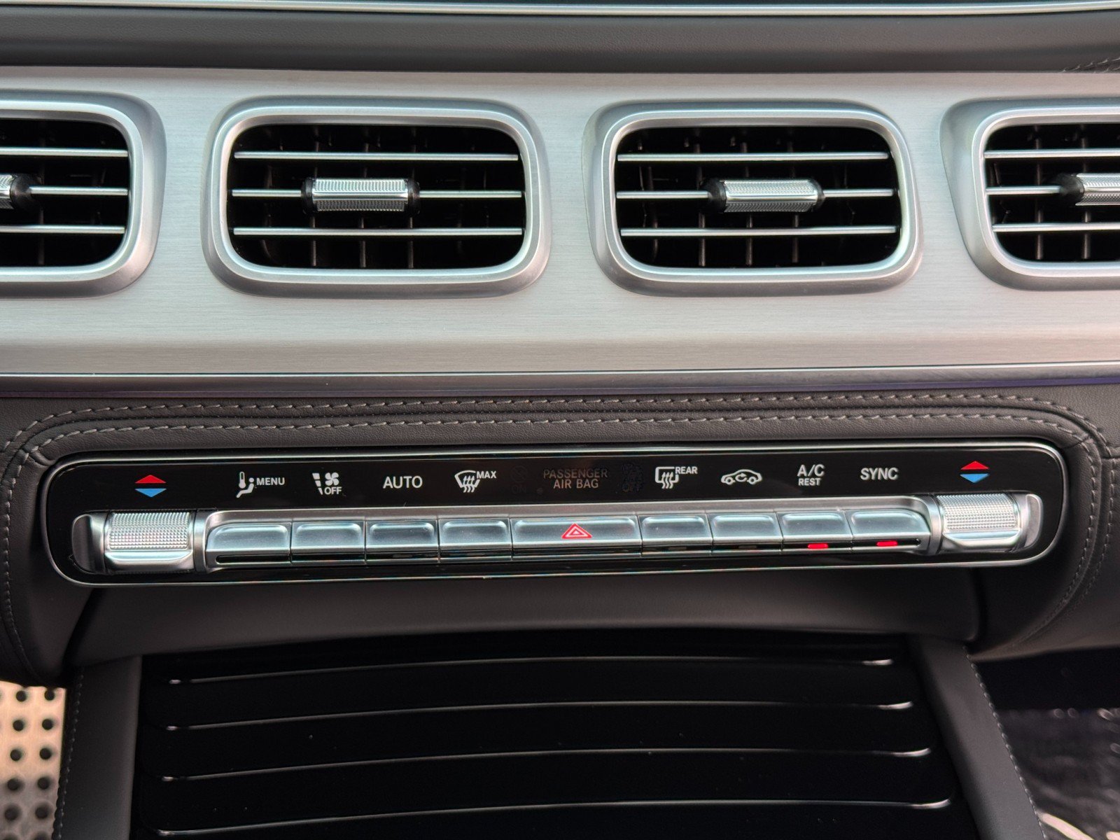 Used 2025 Mercedes-Benz GLS 63 AMG 4MATIC image 42