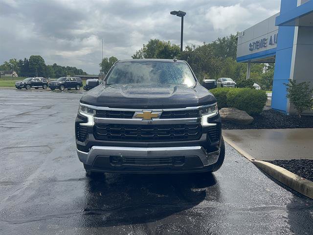 Used 2024 Chevrolet Silverado 1500 LT AWD/4WD image 2