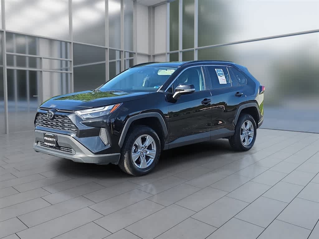 Used 2023 Toyota RAV4 XLE FWD image 5