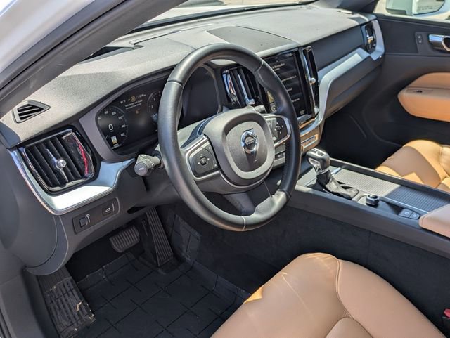 Used 2018 Volvo XC60 T5 Momentum w/ Advanced Package image 13