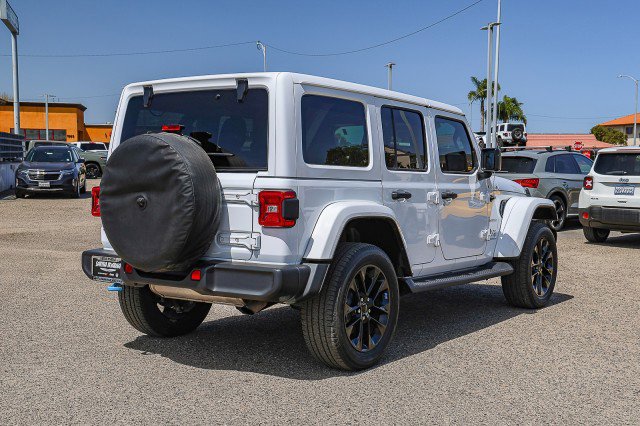 Used 2023 Jeep Wrangler Sahara AWD/4WD image 4