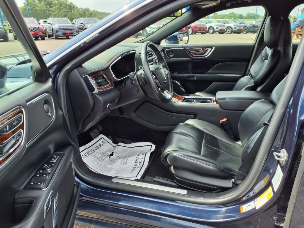 Used 2017 Lincoln Continental Reserve w/ Technology Package image 10