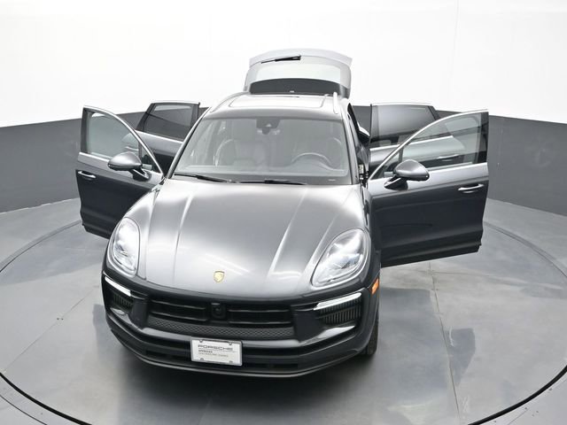 Certified 2023 Porsche Macan S image 32