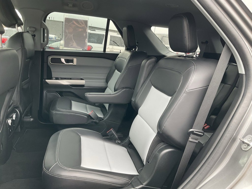 Used 2023 Ford Explorer XLT w/ Equipment Group 202A image 19
