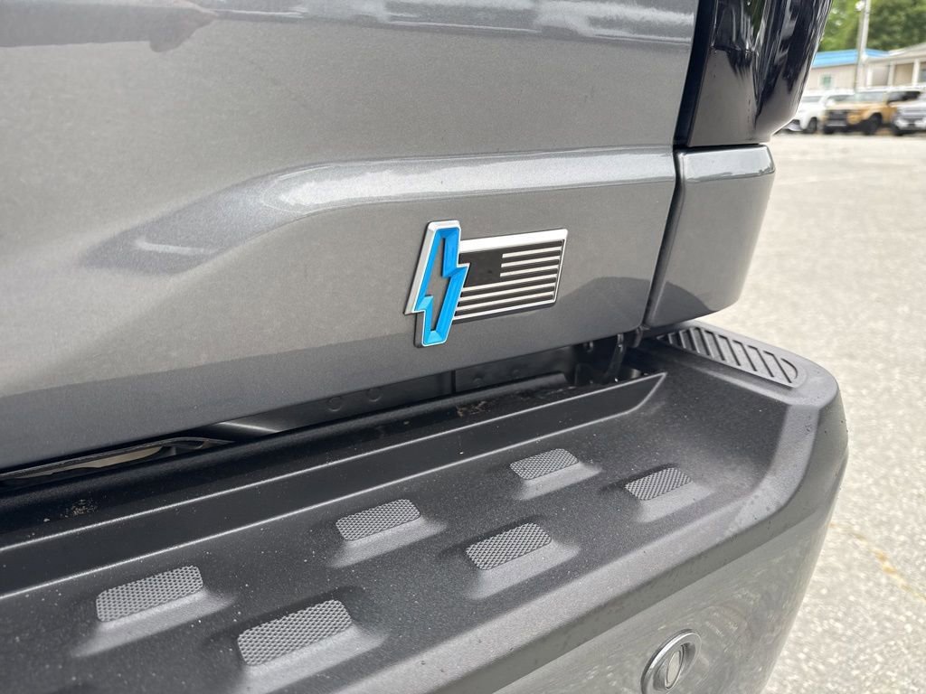 Used 2023 Ford F150 Lightning XLT AWD/4WD image 30