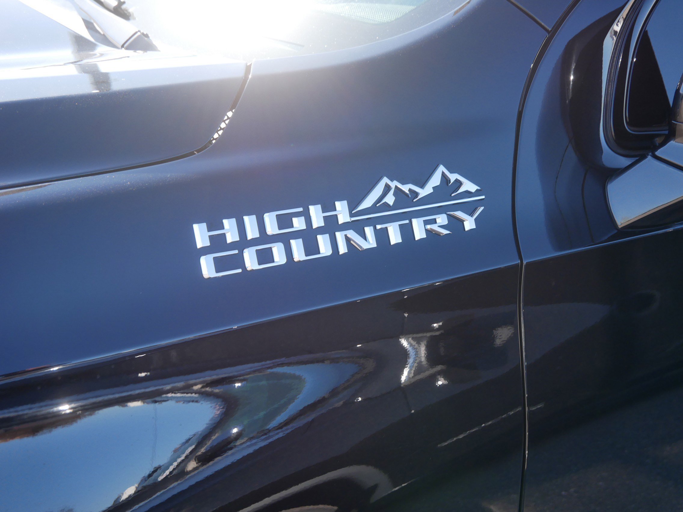Certified 2024 Chevrolet Suburban High Country AWD/4WD image 7