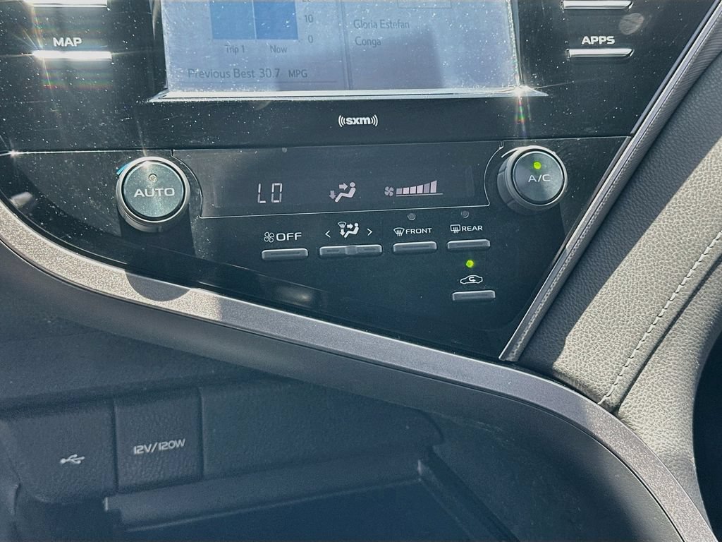 Used 2020 Toyota Camry SE FWD image 15