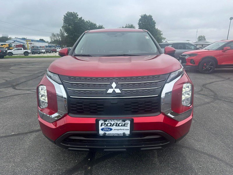 Used 2024 Mitsubishi Outlander ES image 9