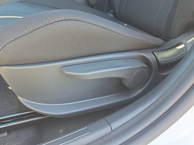 Certified 2026 Hyundai Elantra Sport FWD image 39