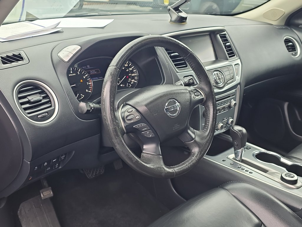 Used 2017 Nissan Pathfinder SL w/ SL Premium Package AWD/4WD image 16