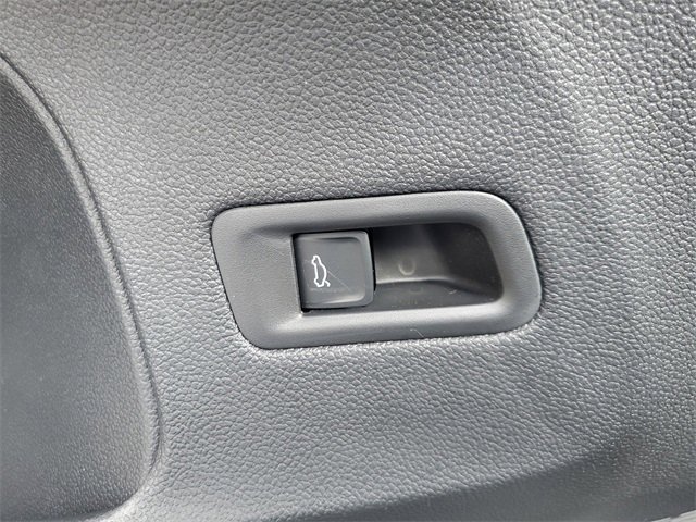 New 2026 Volkswagen Atlas Cross Sport SE image 19