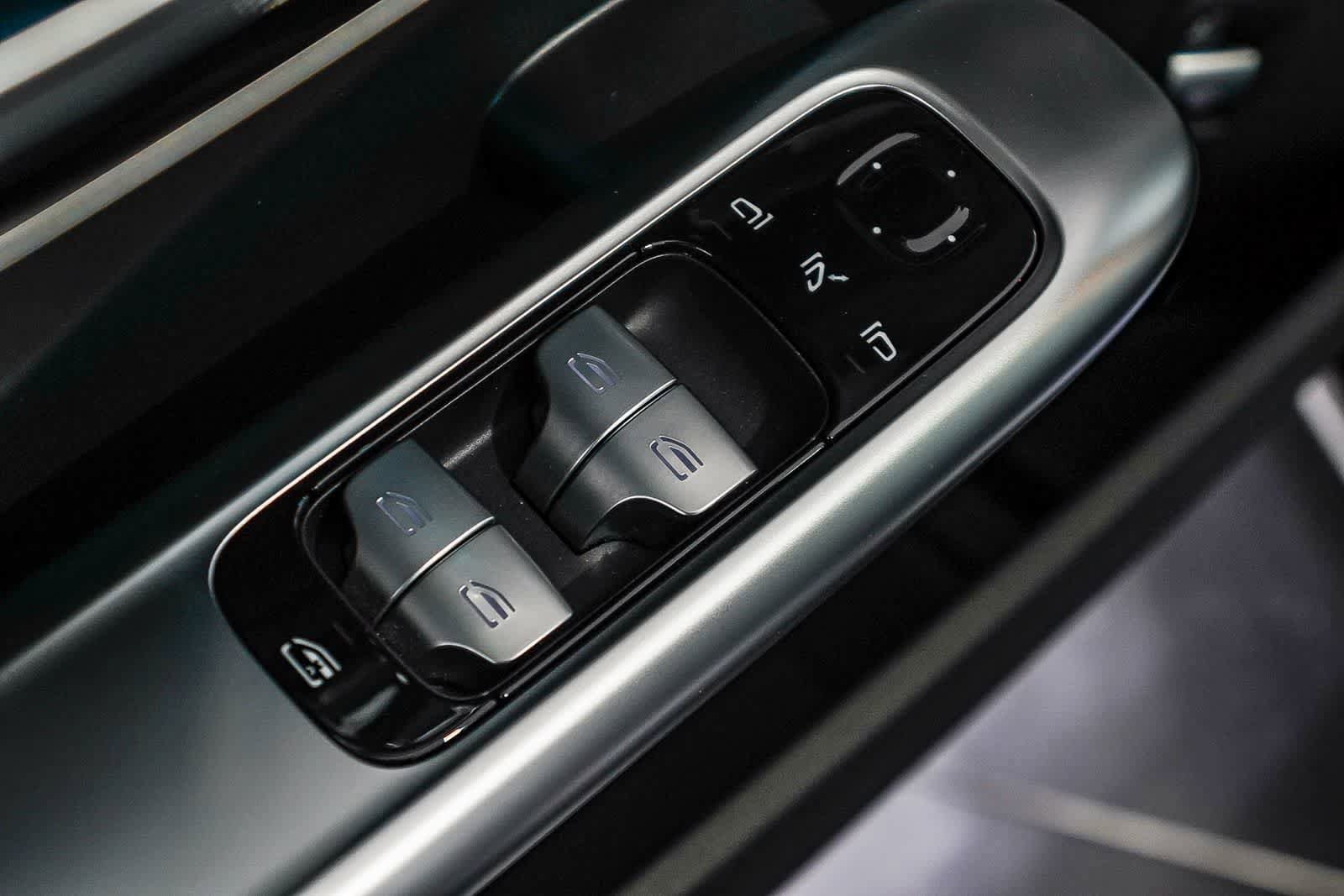 Used 2023 Mercedes-Benz C 300 Sedan image 23
