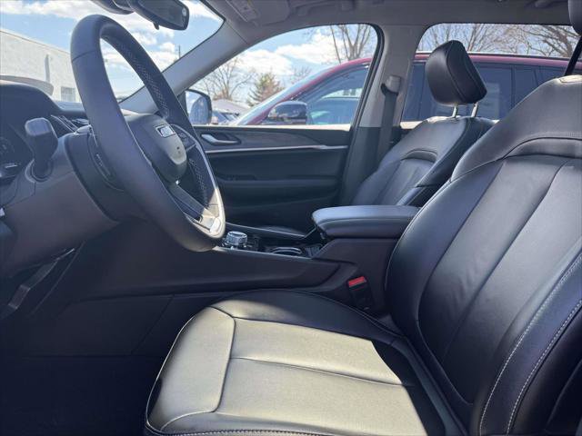 Certified 2023 Jeep Grand Cherokee L Limited AWD/4WD image 8