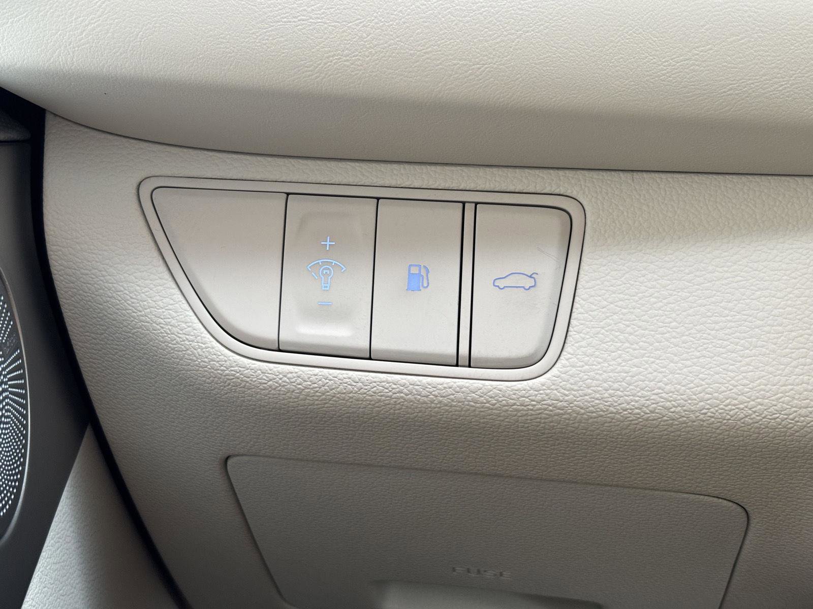 Used 2026 Genesis G70 2.5T Prestige image 21