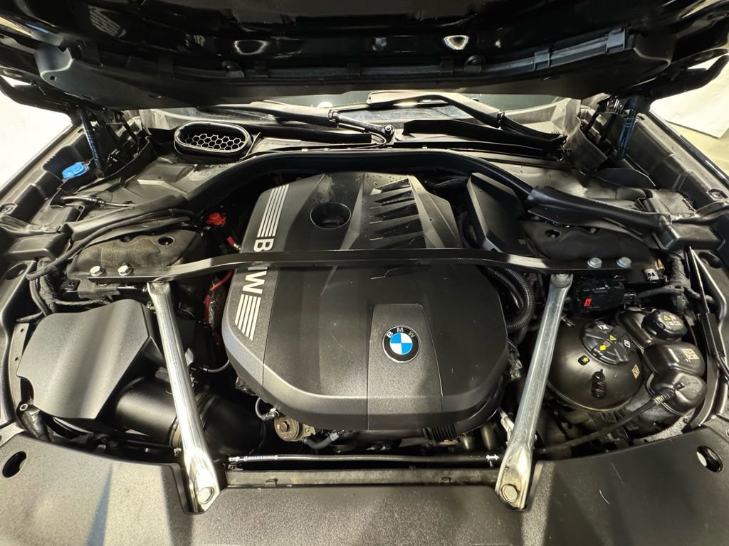 Used 2023 BMW 740i image 27