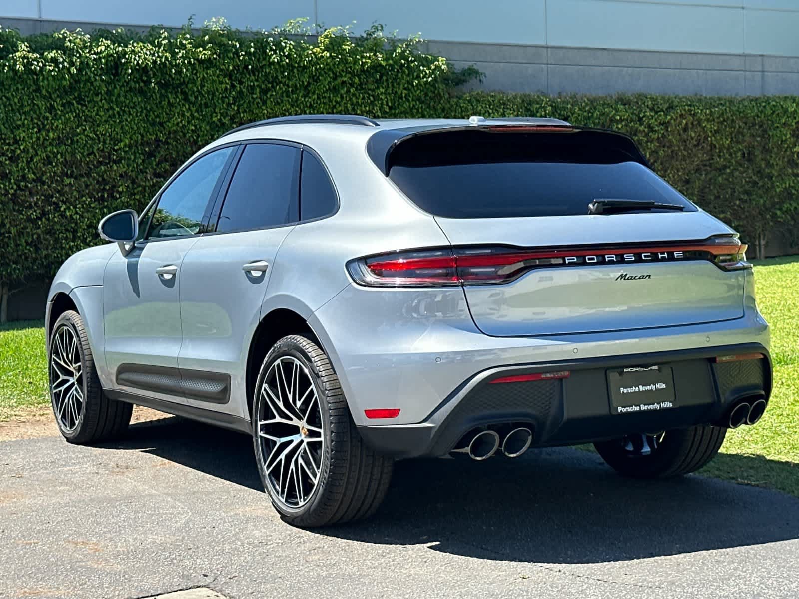 New 2026 Porsche Macan AWD/4WD image 3