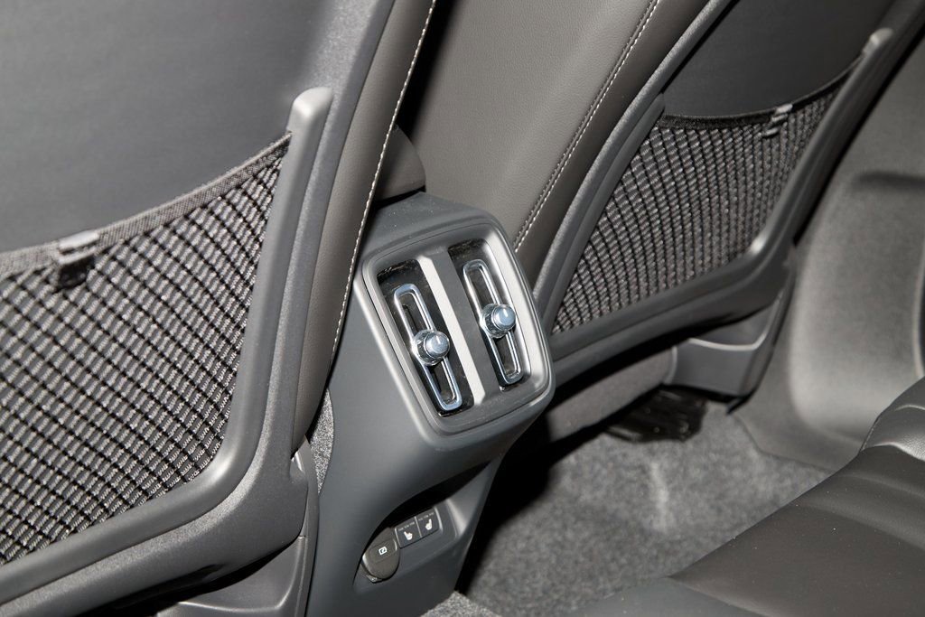 New 2026 Volvo XC40 B5 Ultra w/ Climate Package image 21