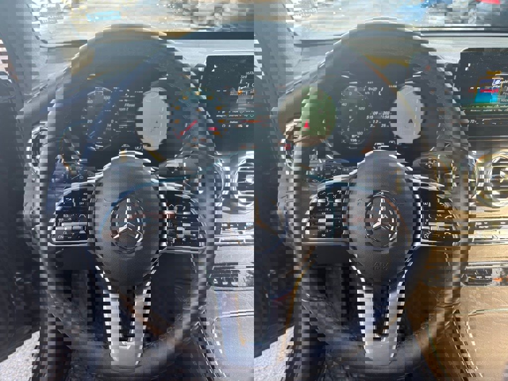 Used 2020 Mercedes-Benz GLC 300 4MATIC image 19