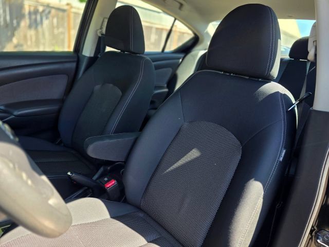 Used 2015 Nissan Versa SV FWD image 39