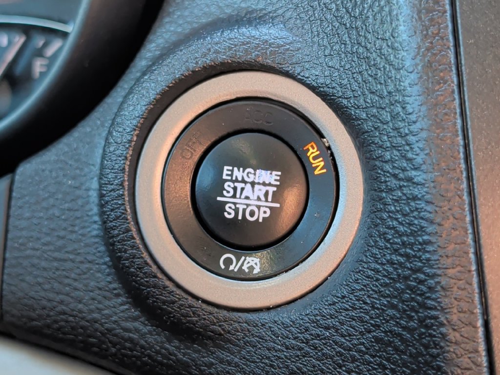 Used 2018 Dodge Journey Crossroad w/ Nav & Sun Group AWD/4WD image 26