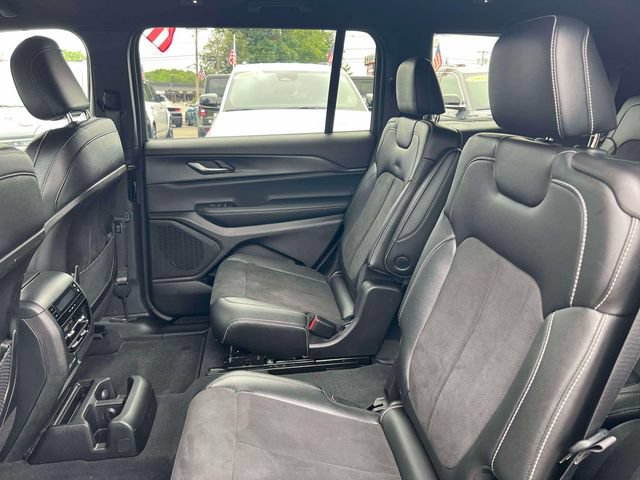Used 2024 Jeep Grand Cherokee L Laredo AWD/4WD image 33