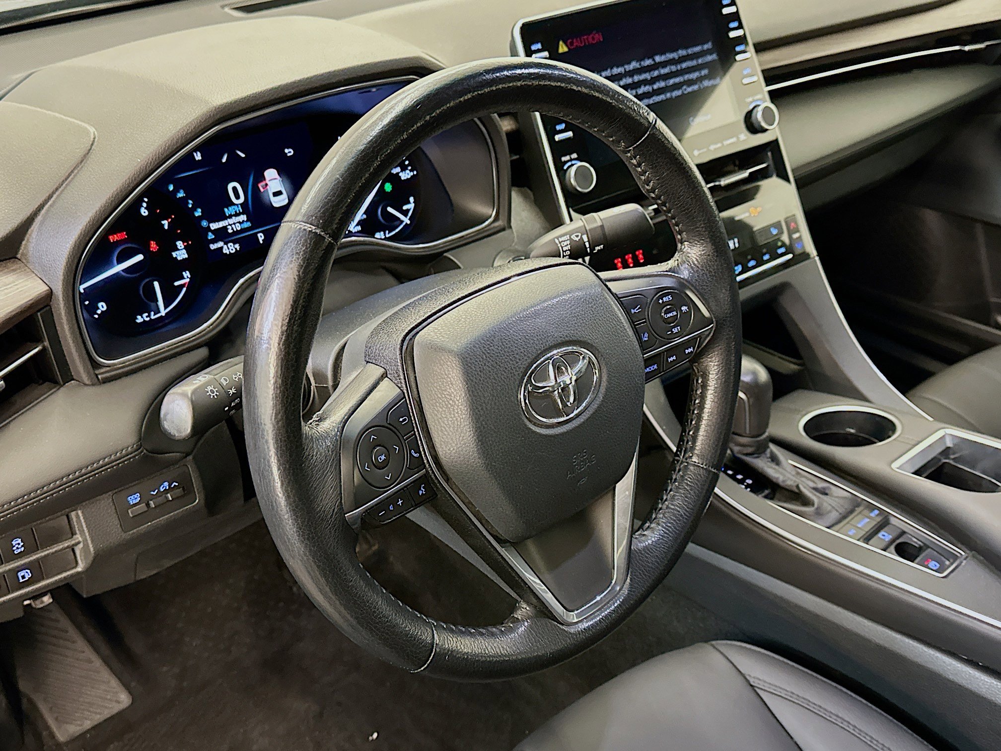 Used 2019 Toyota Avalon XLE image 18