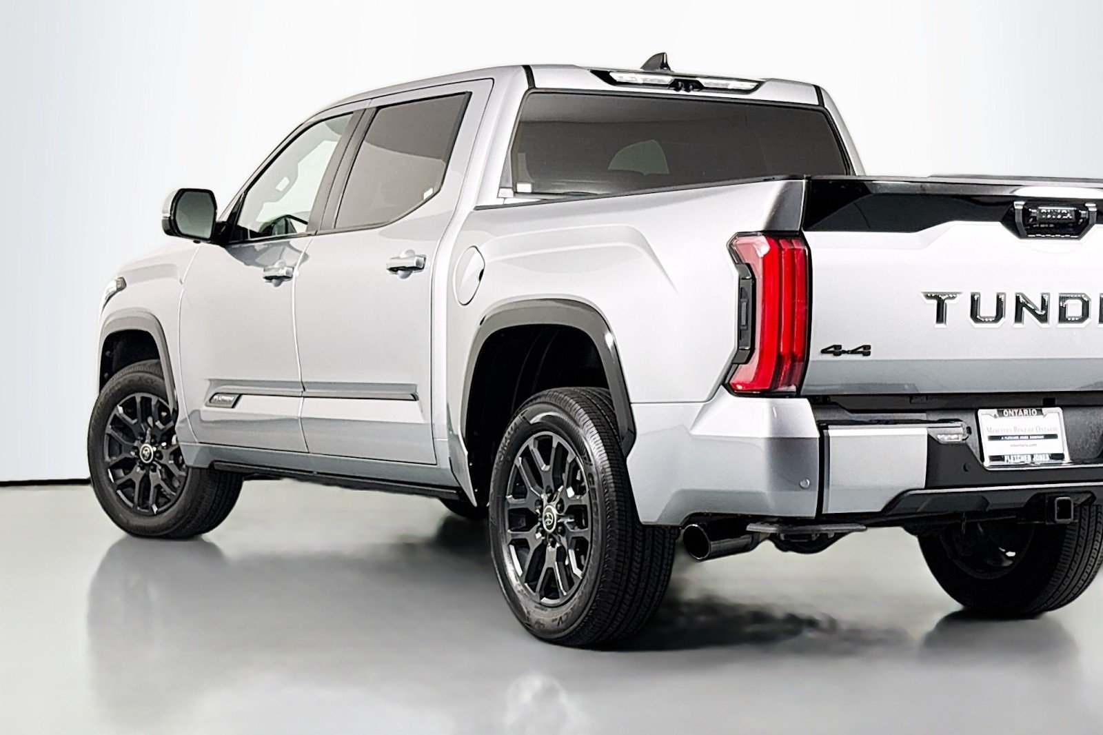 Used 2024 Toyota Tundra Platinum AWD/4WD image 16