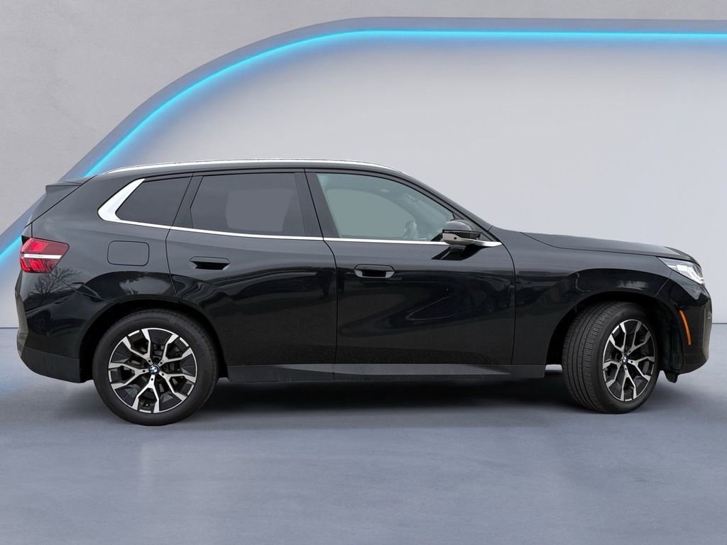 Used 2025 BMW X3 xDrive30i w/ Premium Package image 3
