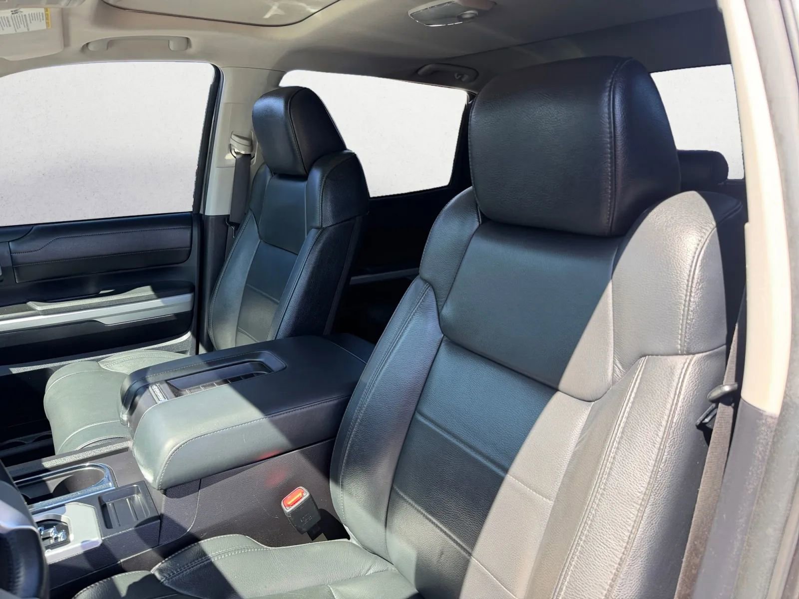 Used 2016 Toyota Tundra Limited w/ Limited Premium Package AWD/4WD image 15