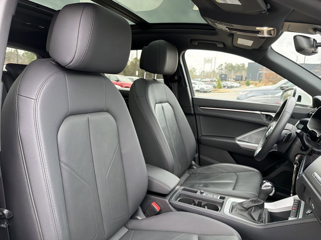Used 2025 Audi Q3 2.0T Premium image 19