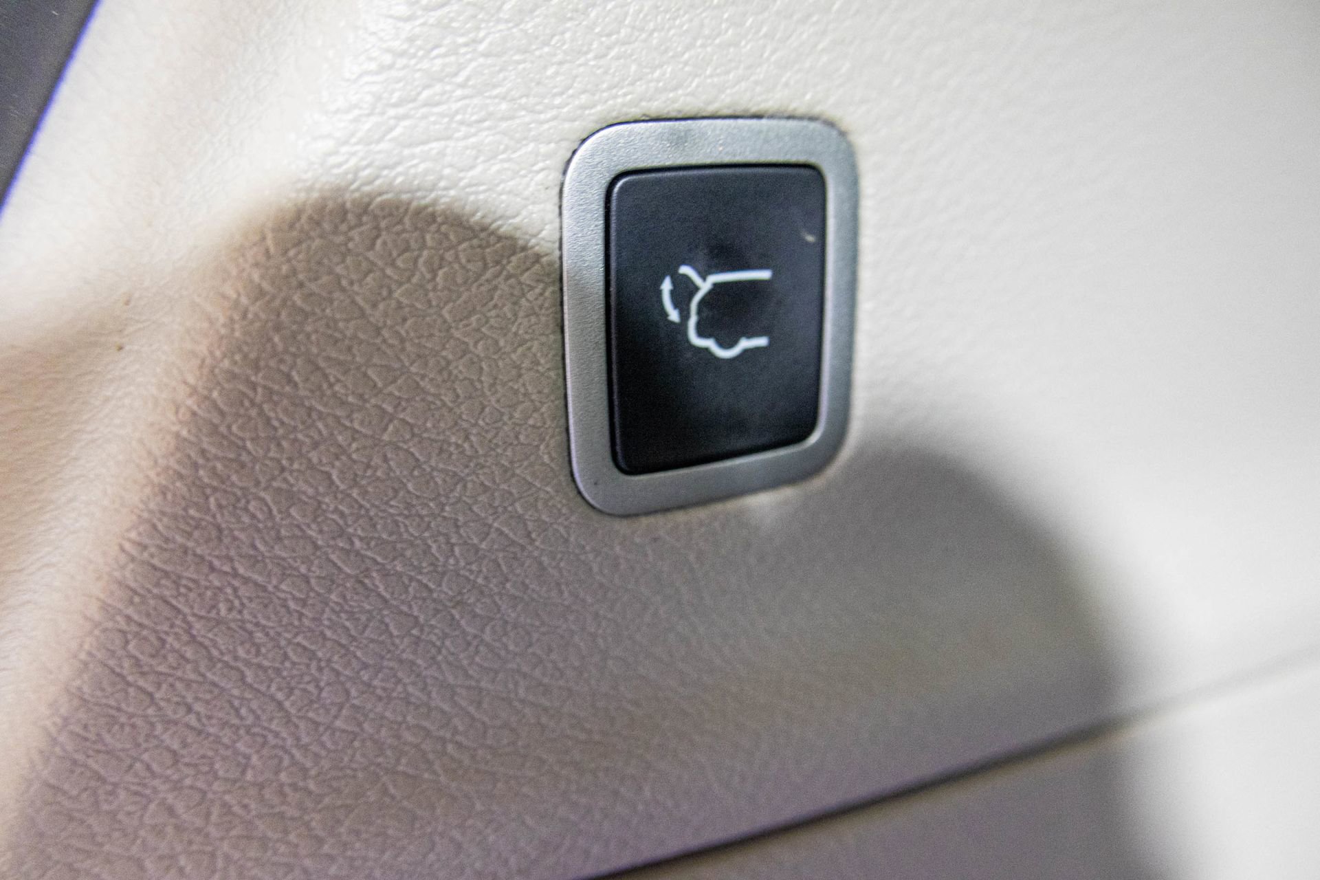 Used 2024 Chrysler Pacifica Touring-L image 38