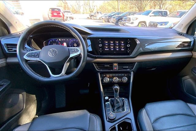 Used 2023 Volkswagen Taos SEL image 15