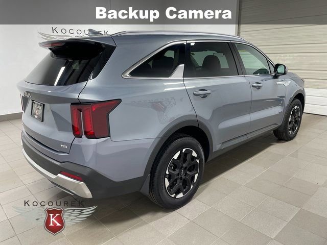 Used 2025 Kia Sorento S image 7