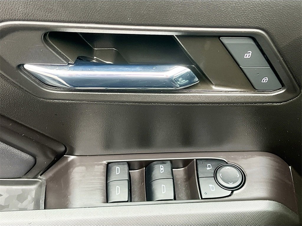 Used 2024 Chevrolet Colorado LT w/ LT Convenience Package III image 18