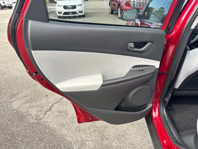 Used 2023 Hyundai Kona SEL AWD/4WD image 14